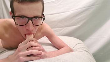 Gay Amature Twink Chupando Y Gargantas Profundas Su Consolador Deseando Una Gran Polla Xvideos