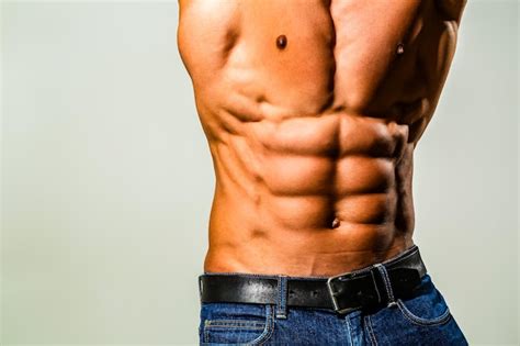 Modèle Masculin Avec Un Corps Parfait Séduisant Gay Corps Sexy Fort Type Brutal Mâle Sexy Nu