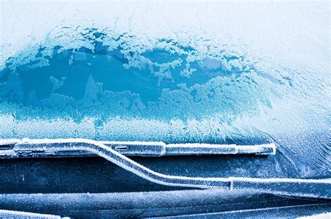 How to Protect Your Windscreen from Frost this winter