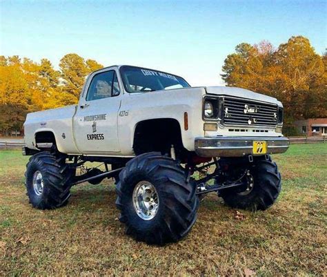 Pin by Roman on Lifted Old School GM Square Body and K5 | Chevy pickup ...