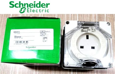 Schneider 56so313 13a Switched Socket Outdoor Waterproof With Cover