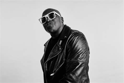 Crazy Sir-G is een geboren DJ entertainer exclusief te boeken bij TTT ...