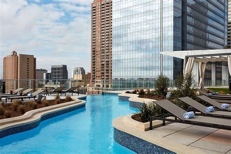 Altitude Rooftop & Pool | Marriott Marquis Houston | Marriott Bonvoy