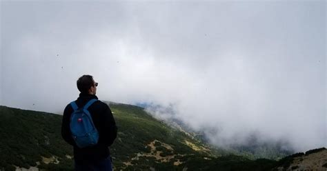 Две Маймуни