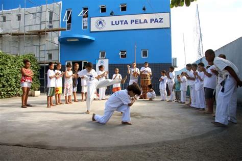 Favela Champions Dicionário de Favelas Marielle Franco