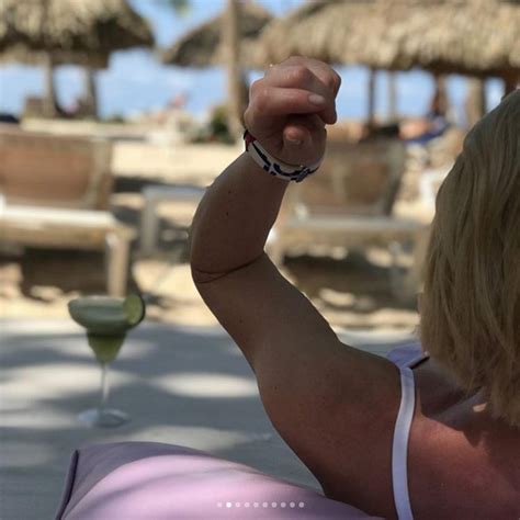 Prezenterka TVN W Bikini Na Wakacjach