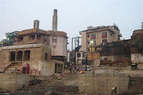 Harishchandra Ghat Varanasi | History & Religious Importance | UP Tourism