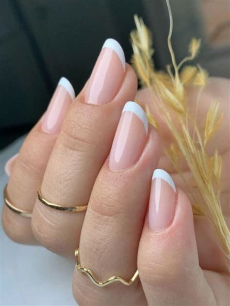 Unhas francesinhas novas ideias para esse estilo clássico Negócios