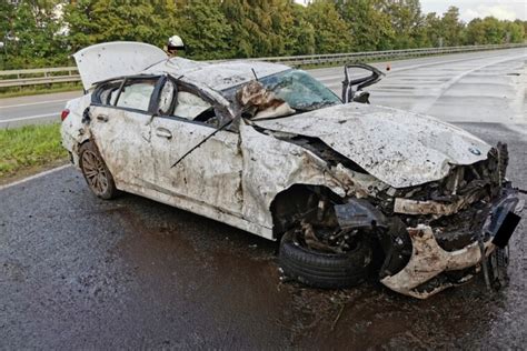 Spektakul Rer Unfall Bmw Berschl Gt Sich Mehrfach Fahrerin Nur