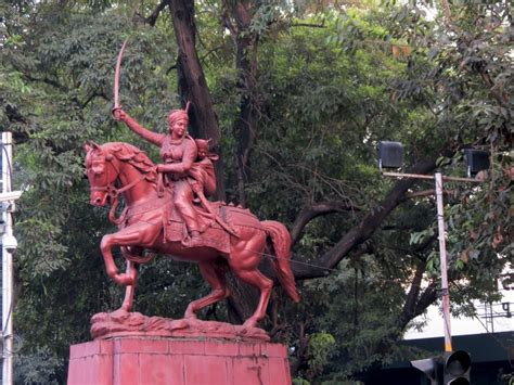 world landmarks  captivating facts   rani lakshmibai statue