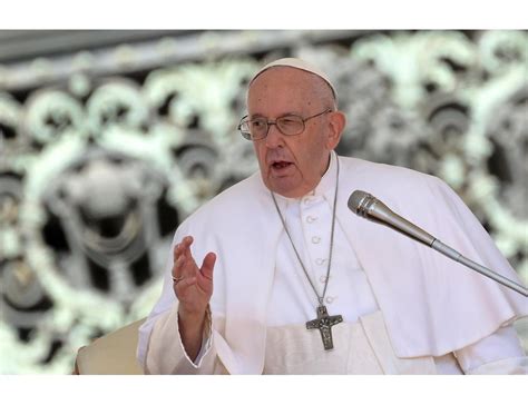 Era Contrario A Trans E Coppie Gay Papa Francesco Licenzia Vescovo Statunitense