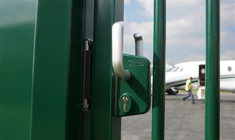 Запирающие устройства от производителя — купить замковые запирающие ...