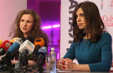 Pussy Riot Will Kooperation Mit Chodorkowski Und Nawalny DER SPIEGEL
