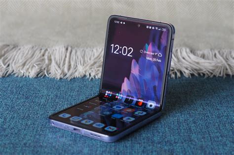 Стали известны характеристики складного смартфона Vivo X Flip