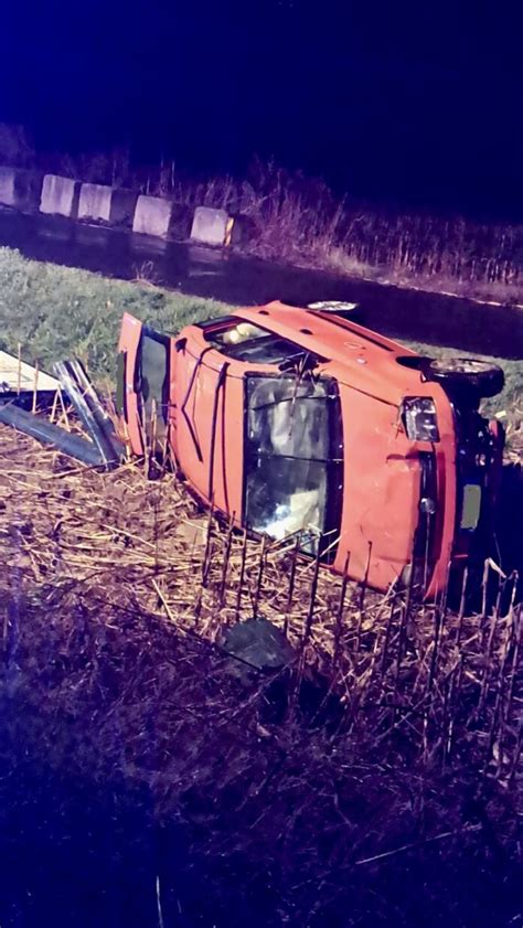 INCIDENTE IN VALSUSA AUTO SI RIBALTA NEL PRATO TRE PERSONE A BORDO