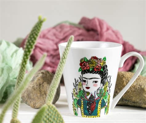 Стоимость 850 ₽. Фарфоровая кружка с ручной росписью Фрида, объем 300 ...