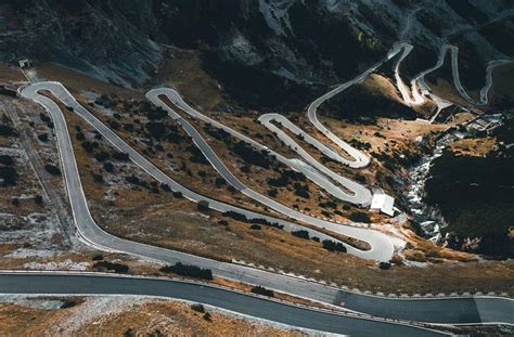 New P ZERO - Car tyre | Pirelli