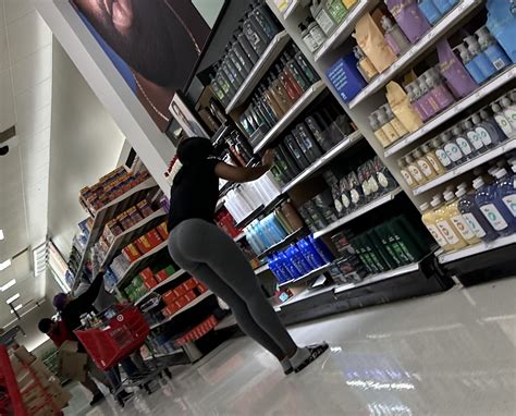 INSANE Greyt Ass On Her At OC Spandex Leggings Yoga Pants Forum