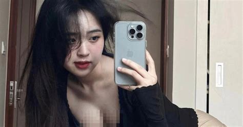 Hot girl thị phi công khai tình tứ với hiện tượng mạng mới nổi
