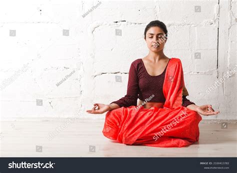 56 imágenes de Mujer yoga ok Imágenes fotos y vectores de stock