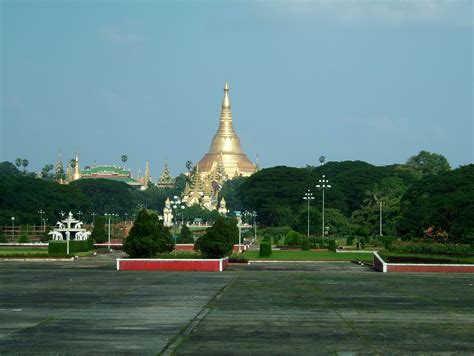 Asisbiz Yangon Peoples Park Shwedagon Pagoda Oct 2004 03