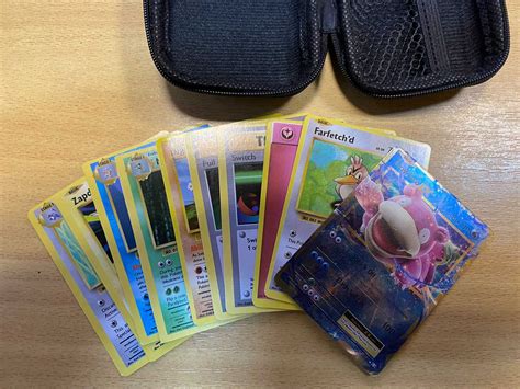 Карточки Покемон (Pokemon) в кейсі (10 карток): 330 грн ...