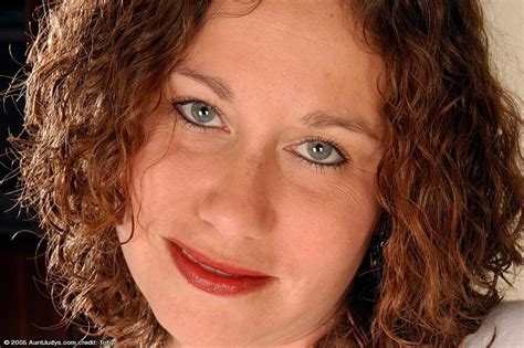 MILF Mecca Strips And Spreads Her Hairy Pussy Coo003ajs 243018003 Porn Pic