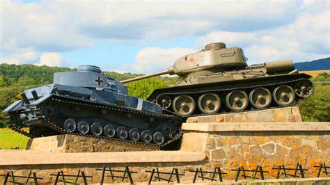 Почему немецкие танки красили в серый цвет, а наши были зеленые | БЫЛИ ...