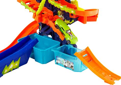 Buy Hot Wheels Splash Science Lab Mattel Car Colour Shifter Laboratory Playset Ccp At Best