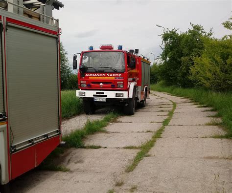 23 latek wszedł na wierzchołek masztu telefonicznego Dramatyczne sceny