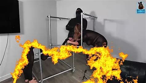 Femdom Naked Yoga Dominación femenina Sumisión Real Casero Amateur FLR Bondage BDSM Milf