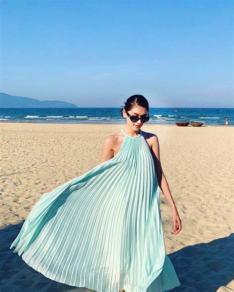 Sao Việt đua nhau diện đầm cổ yếm hot hit được lăng xê nhất hè này