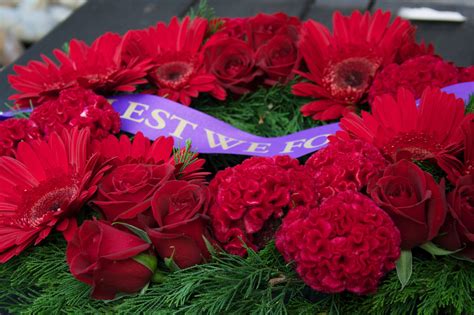 Anzac Day Wreath Floral Lest We Forget Order Online Today Flowers