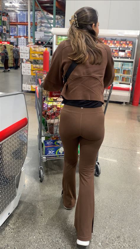 Petite Latina Milf Slight Vpl Spandex Leggings Yoga Pants Forum