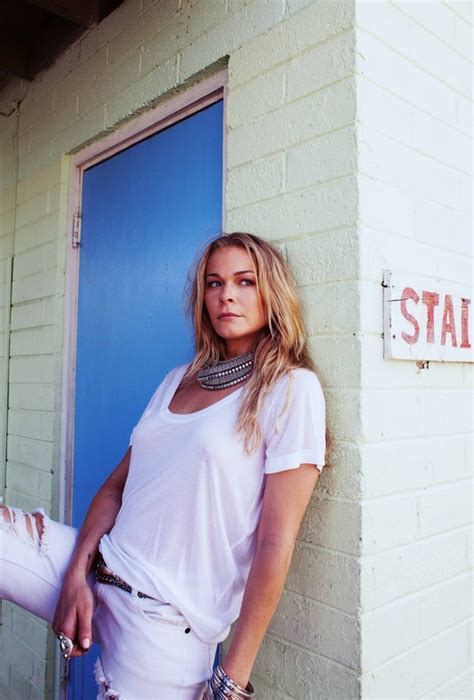 Naked LeAnn Rimes Added 07 19 2016 By Pepelepu