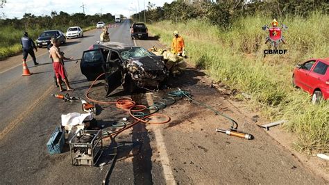 Acidente Entre Dois Carros Deixa Um Morto E Quatro Feridos Na Df