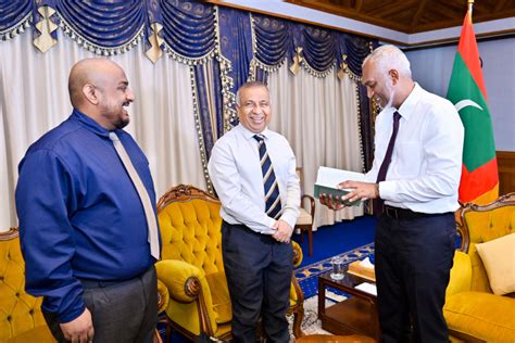 President Launches Fuad Thaufeeqs Memoir ‘gothugai A Book Written By