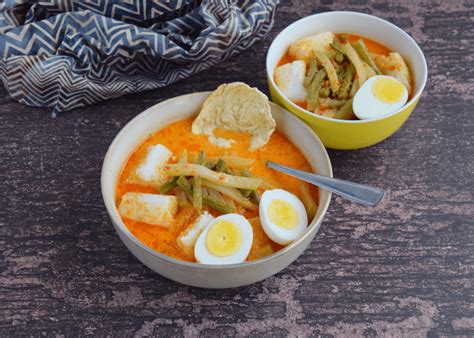 local food  singapore iconic dishes snacks sweet treats