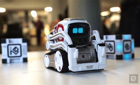 It's hard not to love Anki's adorable Cozmo robot | DeviceDaily.com
