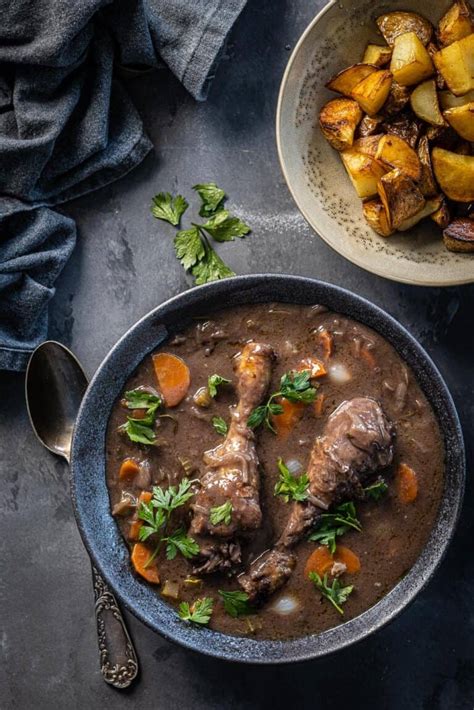 Coq Au Vin Recept Een Klassieke Stoofpot Van Kip In Rode Wijn Miljuschka