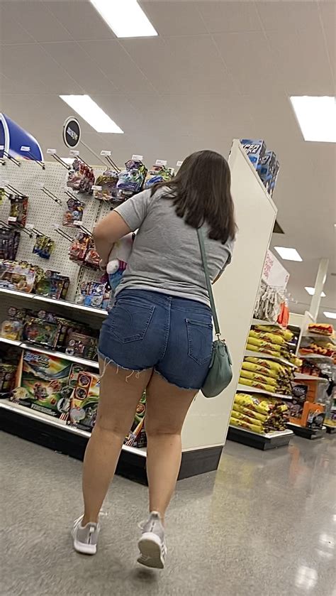 PAWG Milf In Jean Shorts With A Dump Truck Of An Ass Short Shorts Volleyball Forum