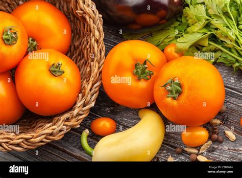 Tomato Basket Hi Res Stock Photography And Images Alamy