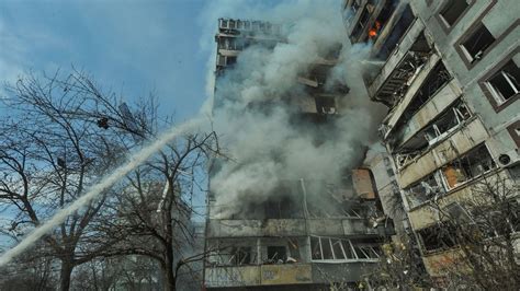 Zaporizhzhia Russian Missiles Hit Ukraine Apartment Complex As Chinas