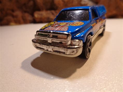 Hot Wheels Dodge Ram Truck With Cap 164 Scale Excellent Condition 5 143 2 5 Ebay