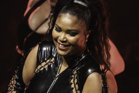Lizzo Rocks Bikini Embracing Body Positivity In Stunning Photos Daniel Oren