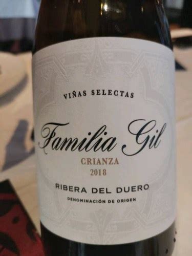 Familia Gil Viñas Selectas Ribera del Duero Crianza Vivino España