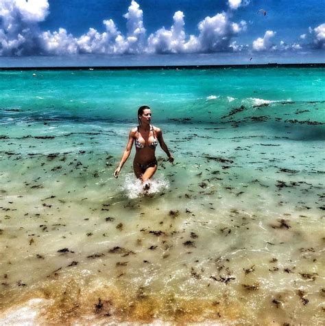 Reci N Divorciada Nicole Neumann Se Luci En Bikini En Las Playas De Miami Infobae