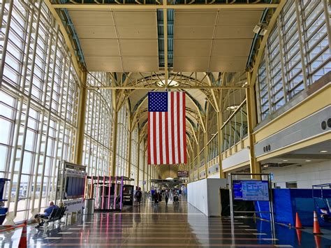 DCA Airport: The Ultimate 3-6 Hour Layover Guide (by a Pilot)