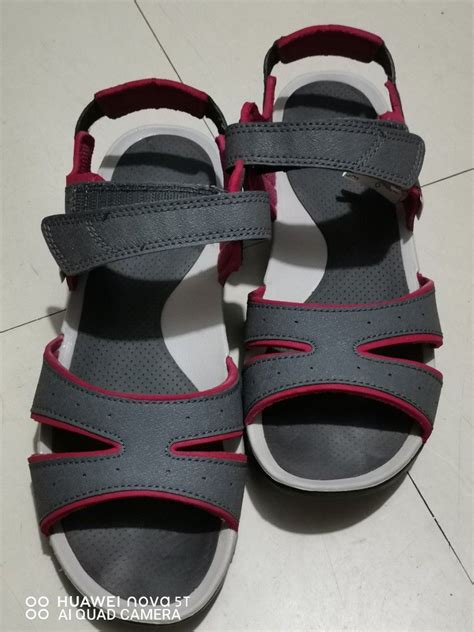 Decathlon Sandals, Women's Fashion, Footwear, Flats & Sandals on Carousell