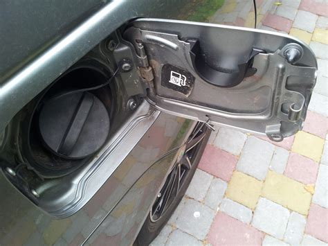 Кварцуля в тренде или держатель крышки бензобака Nissan — Lada Приора ...